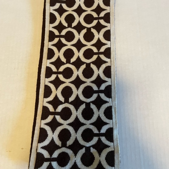 Coach Scarf - Picture 4 of 5